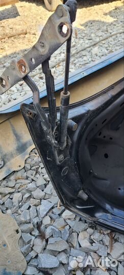 Задняя крышка богажника