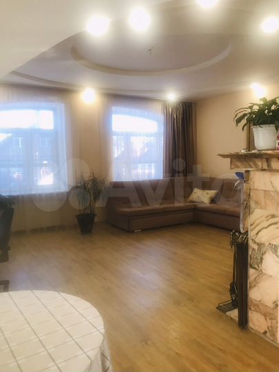 Дом 193 м² на участке 8 сот.