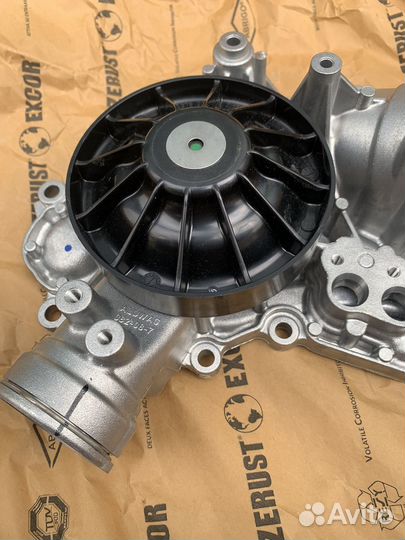 Помпа оригинал М157 5.5 AMG Mercedes 2012 - 2018