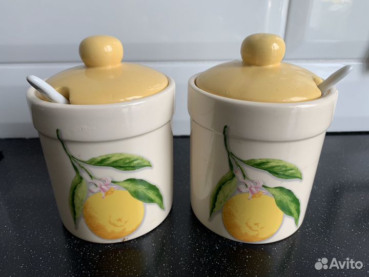 Солонка и сахарница