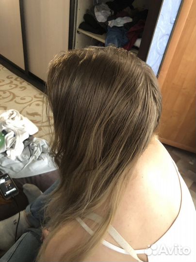 Модель на афрокудри