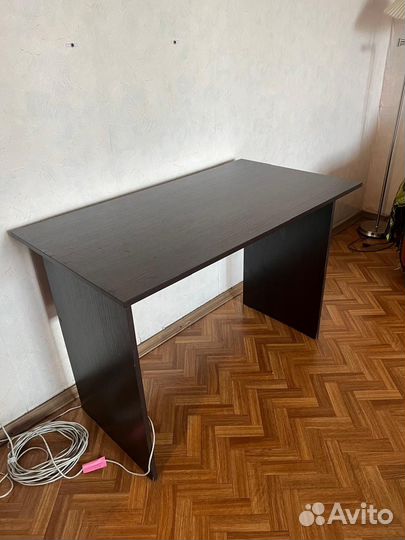 Письменный стол