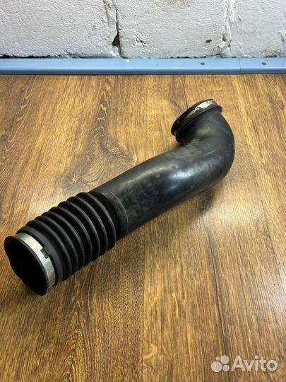 Патрубок впускной системы Ford Focus 1 седан 2