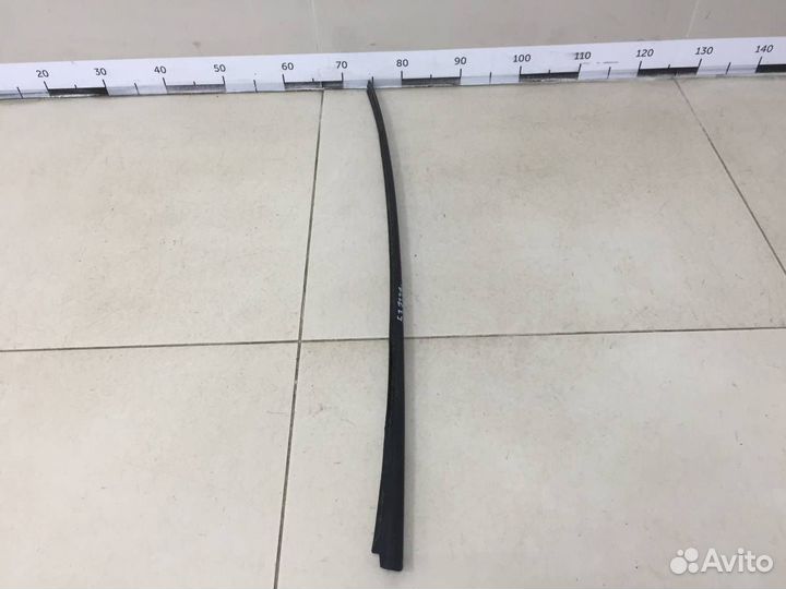 Накладка лобового стекла Skoda Karoq 2017