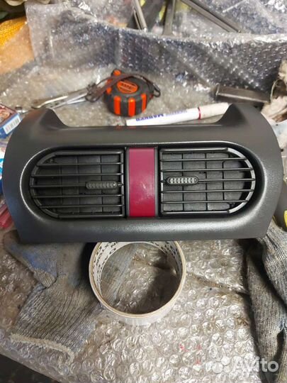 Центральный воздуховод на Opel Corsa C