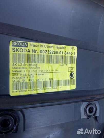 Skoda Rapid задняя левая обшивка двери