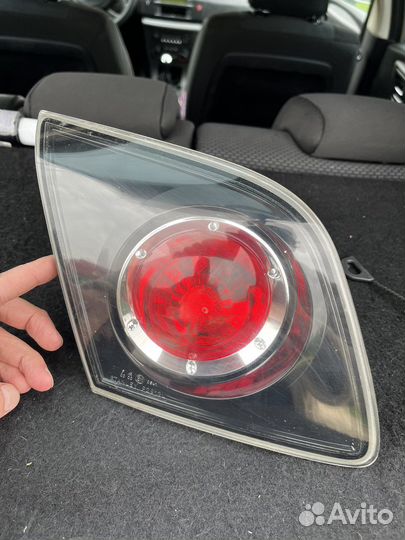 Задний левый фонарь в крышку mazda 3 bk