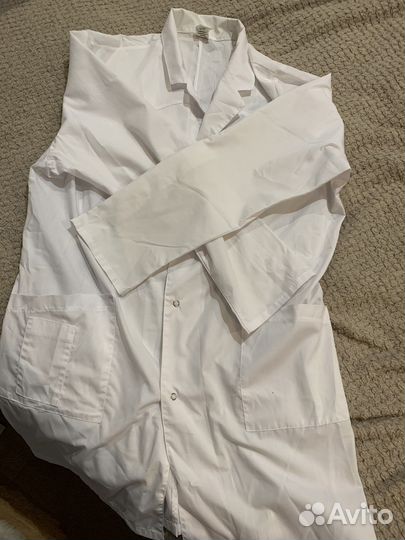 Белый медицинский халат