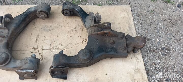 Рычаг передний нижний левый/правы Kia Sorento 1 BL