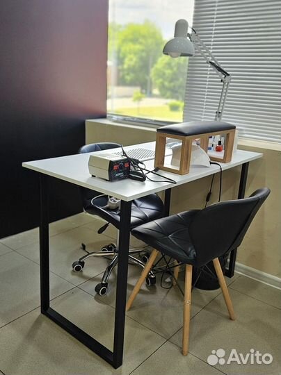 Место для мастера маникюра