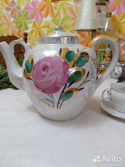 Чайник и ваза фарфор