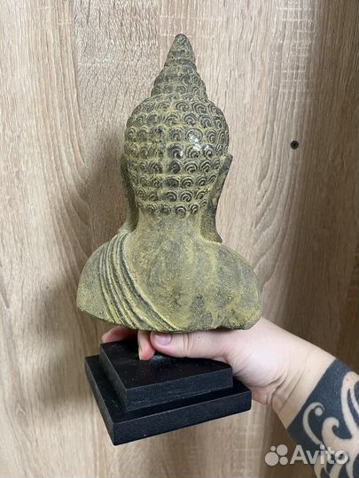Статуэтка будды из камня
