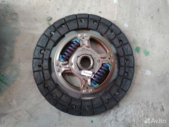 Продажа сцепления на Тойоту yaris