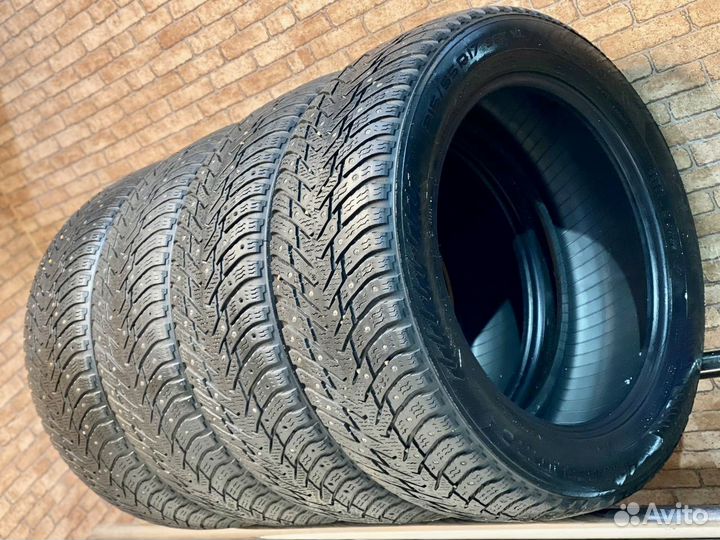 Nokian Tyres Hakkapeliitta 8 215/55 R17