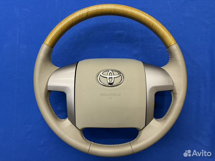 Оригинальный руль под дерево Toyota Noah Voxy Isis