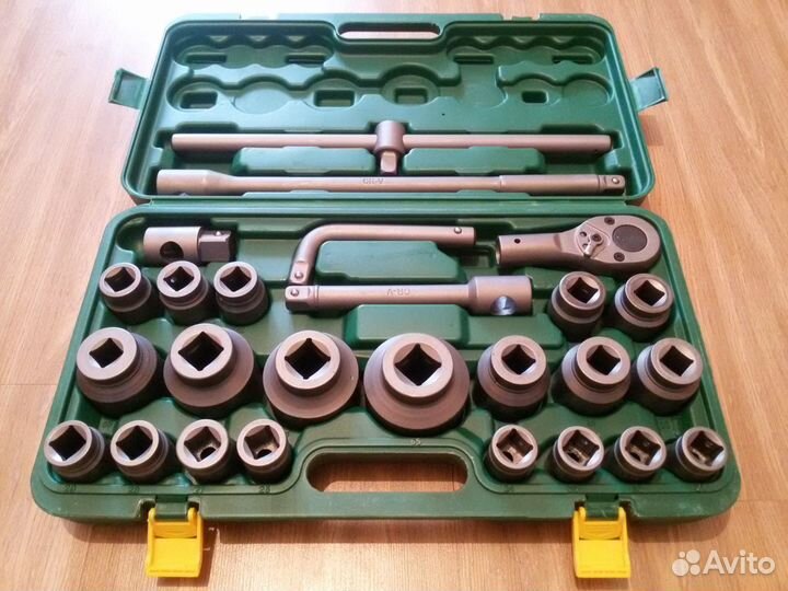 Набор инструментов автомобильный для грузовиков