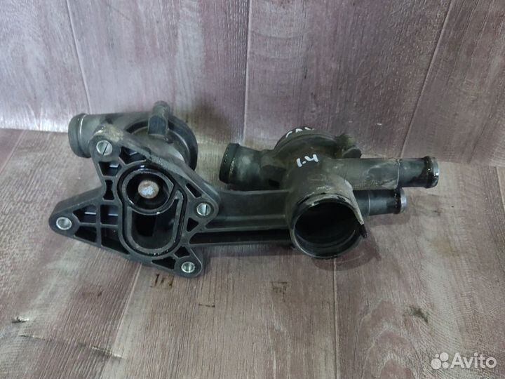 Корпус термостата VW Passat B6 1.4 TSI