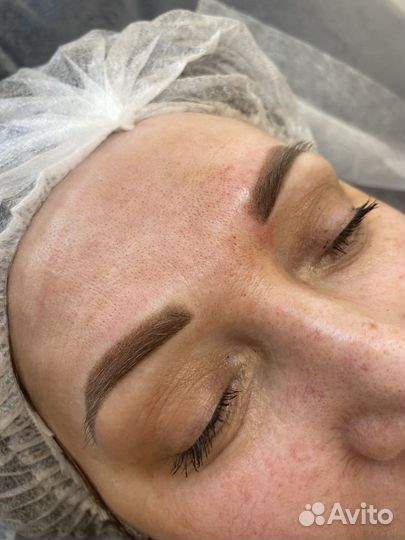 Перманентный макияж бровей