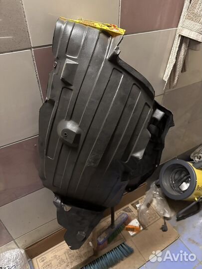 Подкрылок передний правый nissan qashqai j10