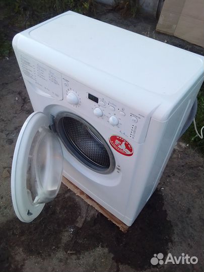 Стиральная машина Indesit супер узкая 33см