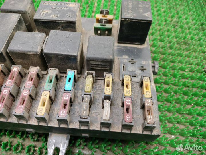Блок предохранителей Лада 2110 2004