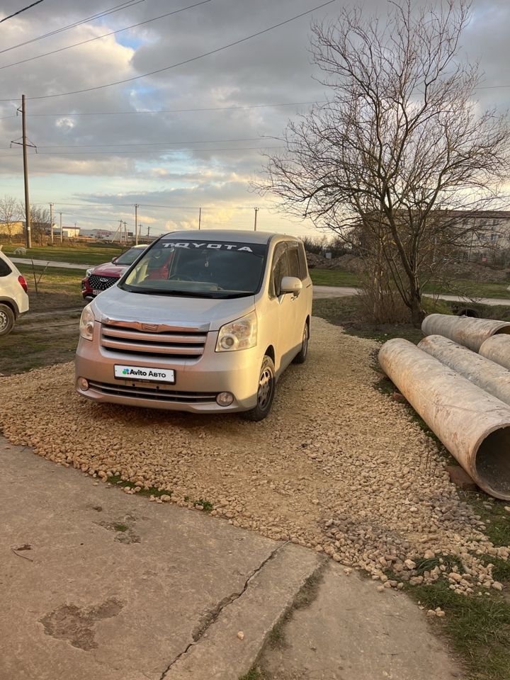 Toyota Noah: фото владельца