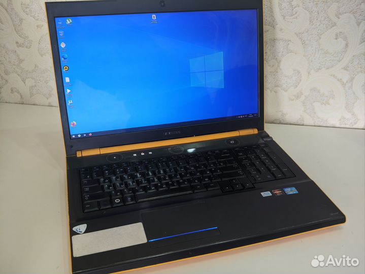 Игровой ноутбук Samsung 700G