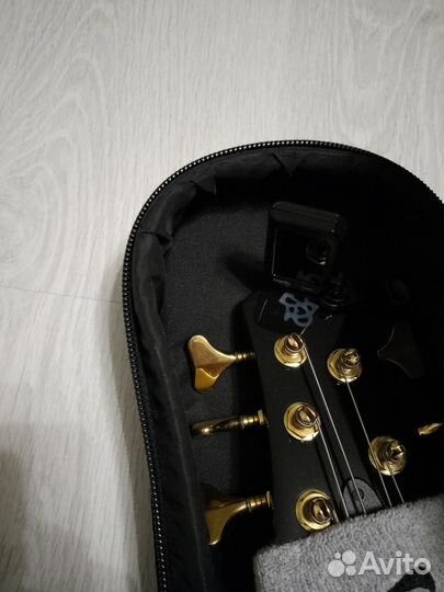 Плотный чехол для бас гитары