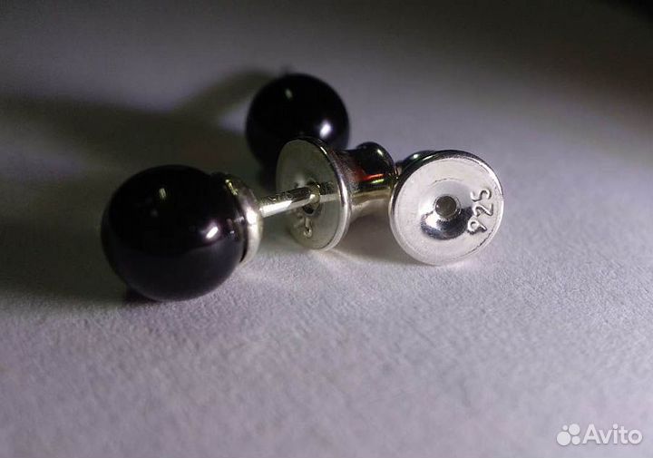 Пусеты гвоздики с натуральным янтарем