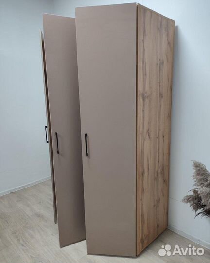 Шкаф по индивидуальному заказу в современном стиле