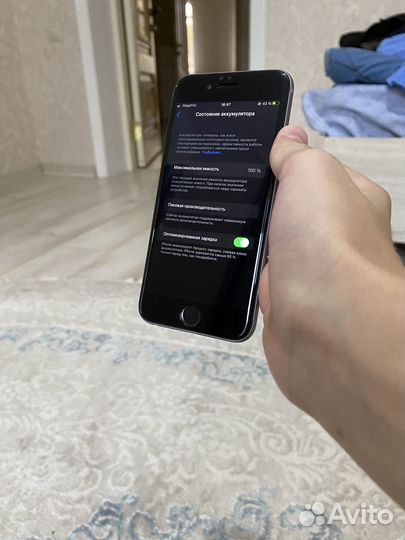 Телефон iPhone 6s