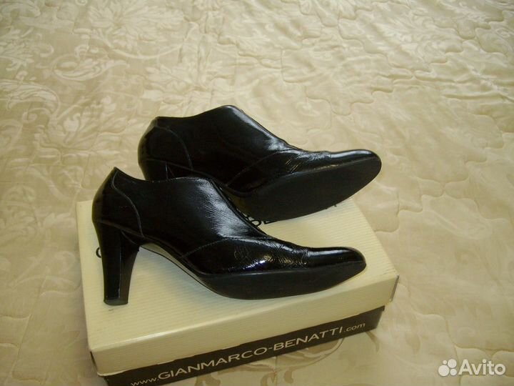 Женские ботинки