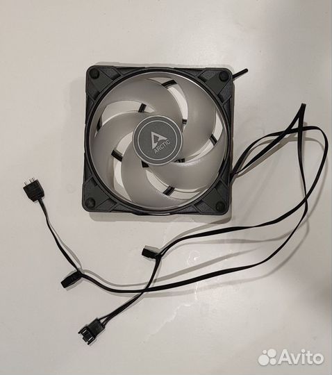 Кулер arctic p12 pwm pst a-rgb