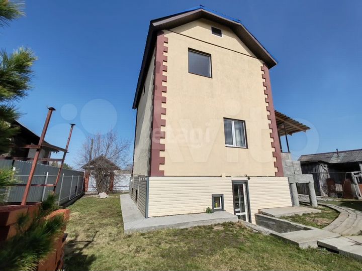 Дом 136 м² на участке 17,4 сот.