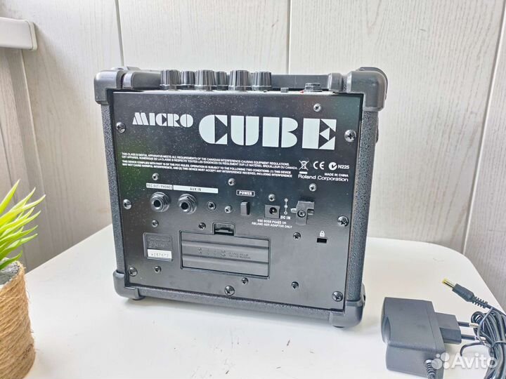 Комбоусилитель процессорный Roland Micro Cube