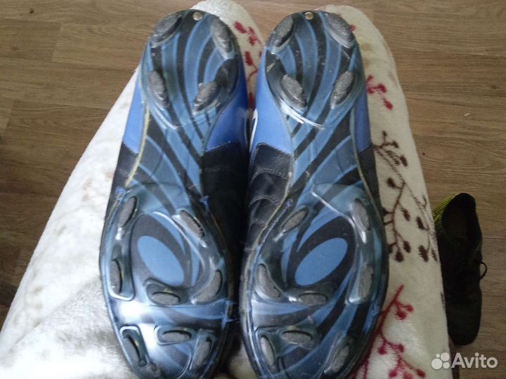 Футбольные бутсы 39 размер
