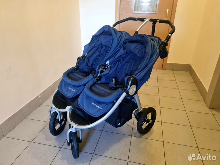 Коляска для двойни bumbleride