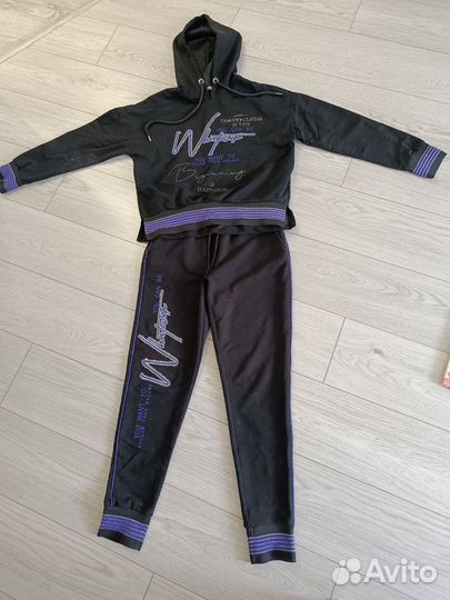 Спортивный костюм женский