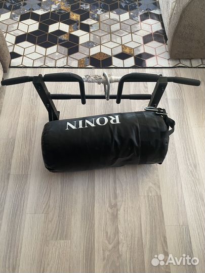 Турник с грушей