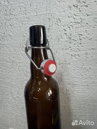 Бутылка с бугельной пробкой