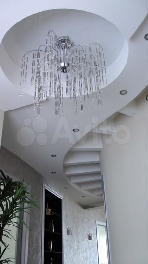 4-к. квартира, 143 м², 4/8 эт.