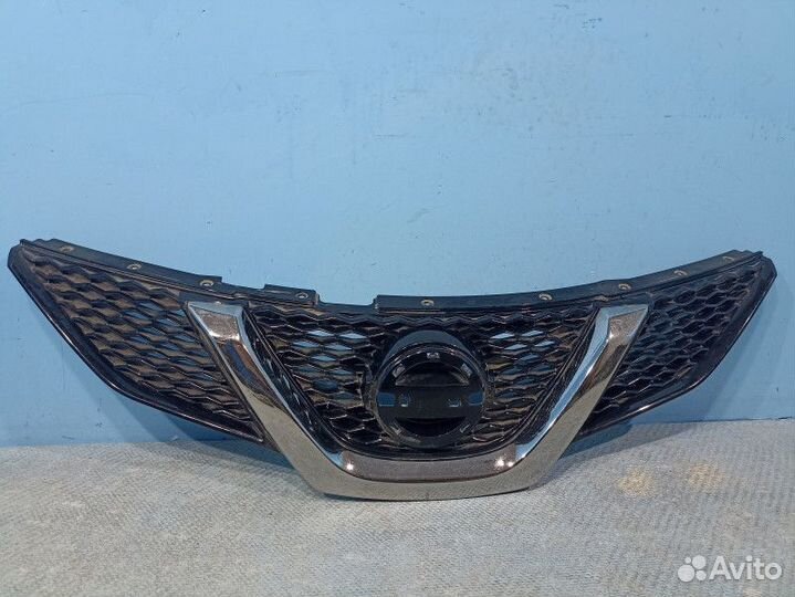 Решетка радиатора Nissan Qashqai 2 (J11)