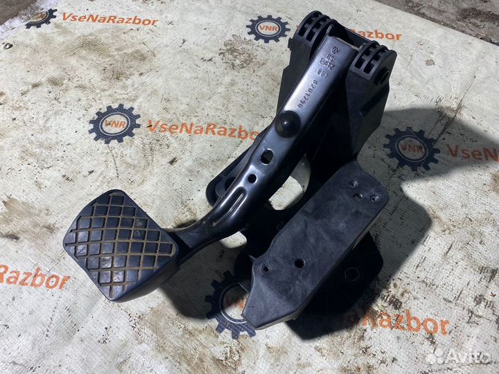 Педаль тормоза VW Polo 1.4