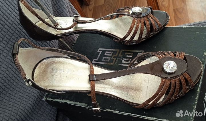 Праздничные босоножки Basic