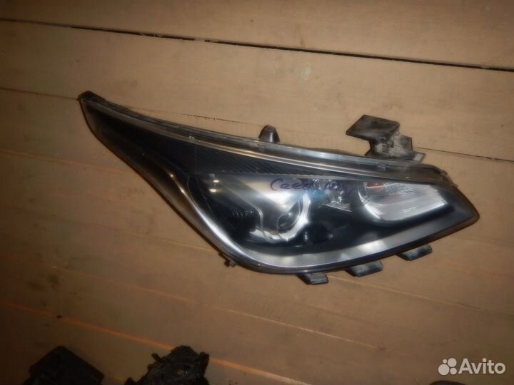 Фара правая Kia Rio 4 линза