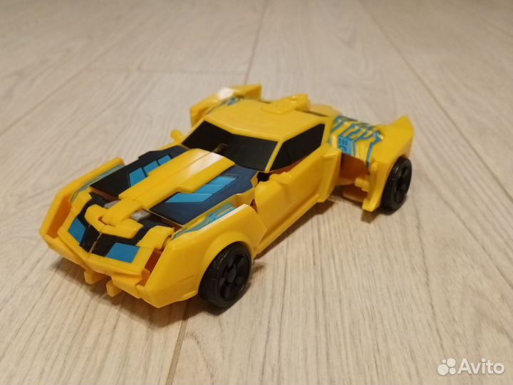 Игрушки трансформеры бамблби