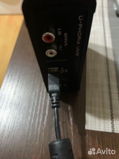 Внешняя звуковая карта Behringer u phoria um2