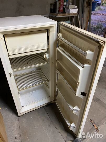 Холодильник бу маленький