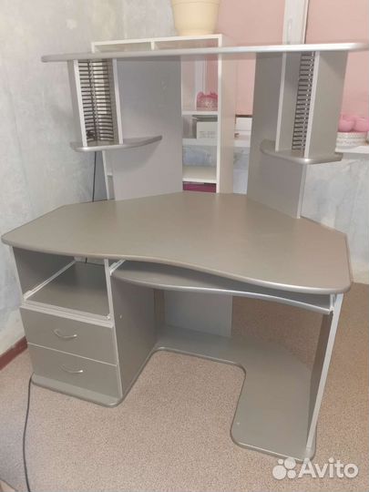 Компьютерный стол