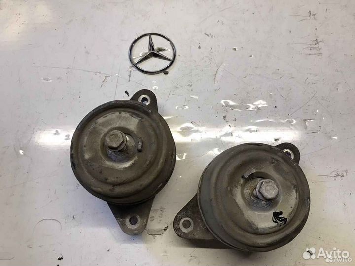 Подушка двигателя Мерседес m272